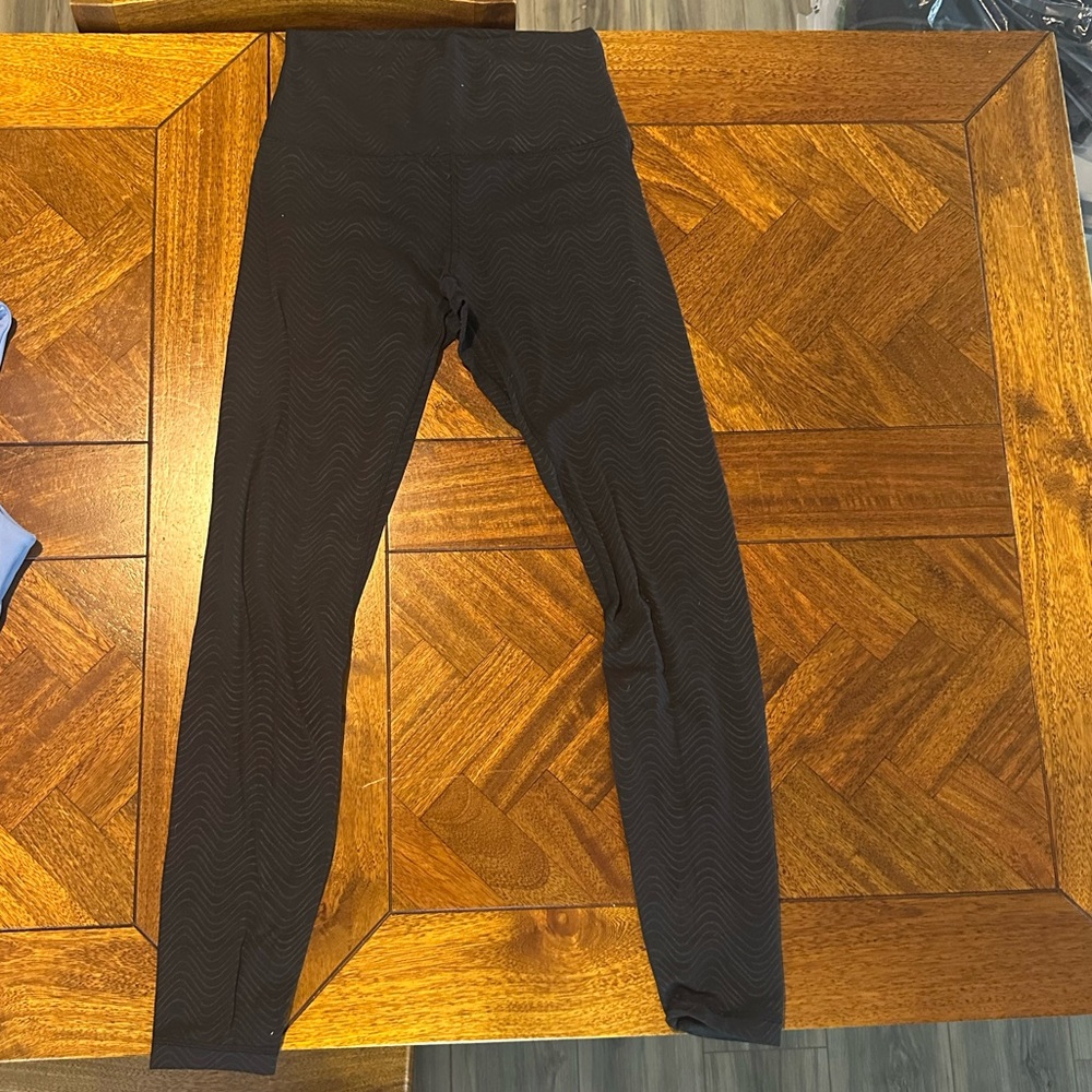 28” Lululemon Align Leggings with Wave Pattern